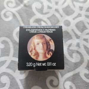 ⭐️FREE Benefit Eyeshadow